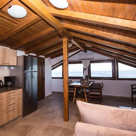 Golden Attic Lägenhet Nea Roda Exteriör bild