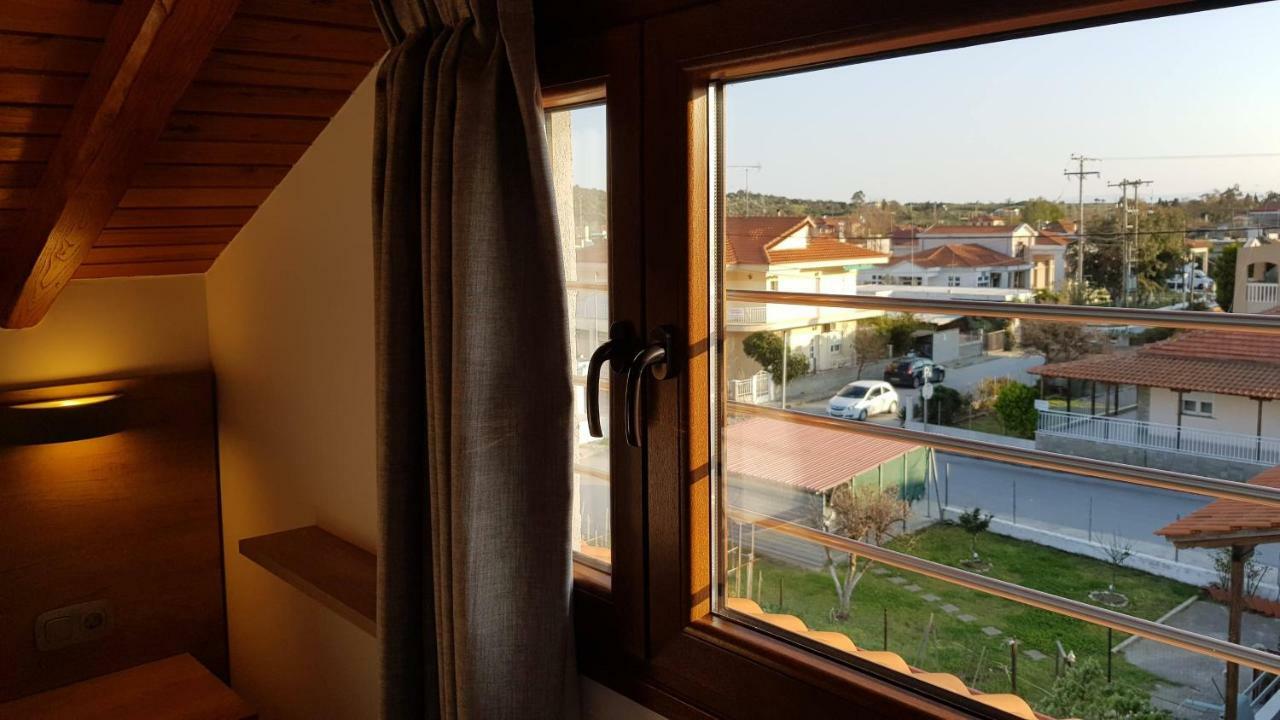 Golden Attic Lägenhet Nea Roda Exteriör bild
