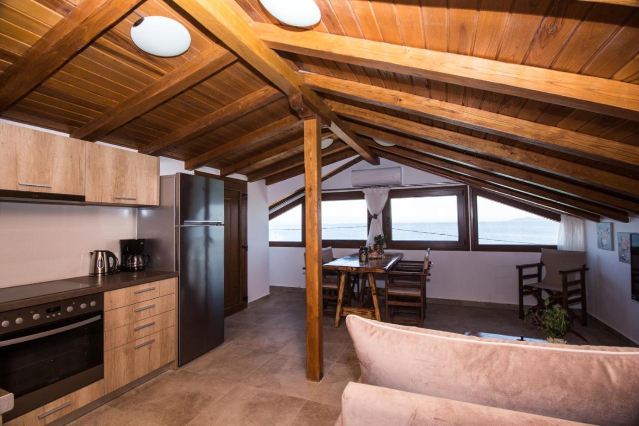 Golden Attic Lägenhet Nea Roda Exteriör bild