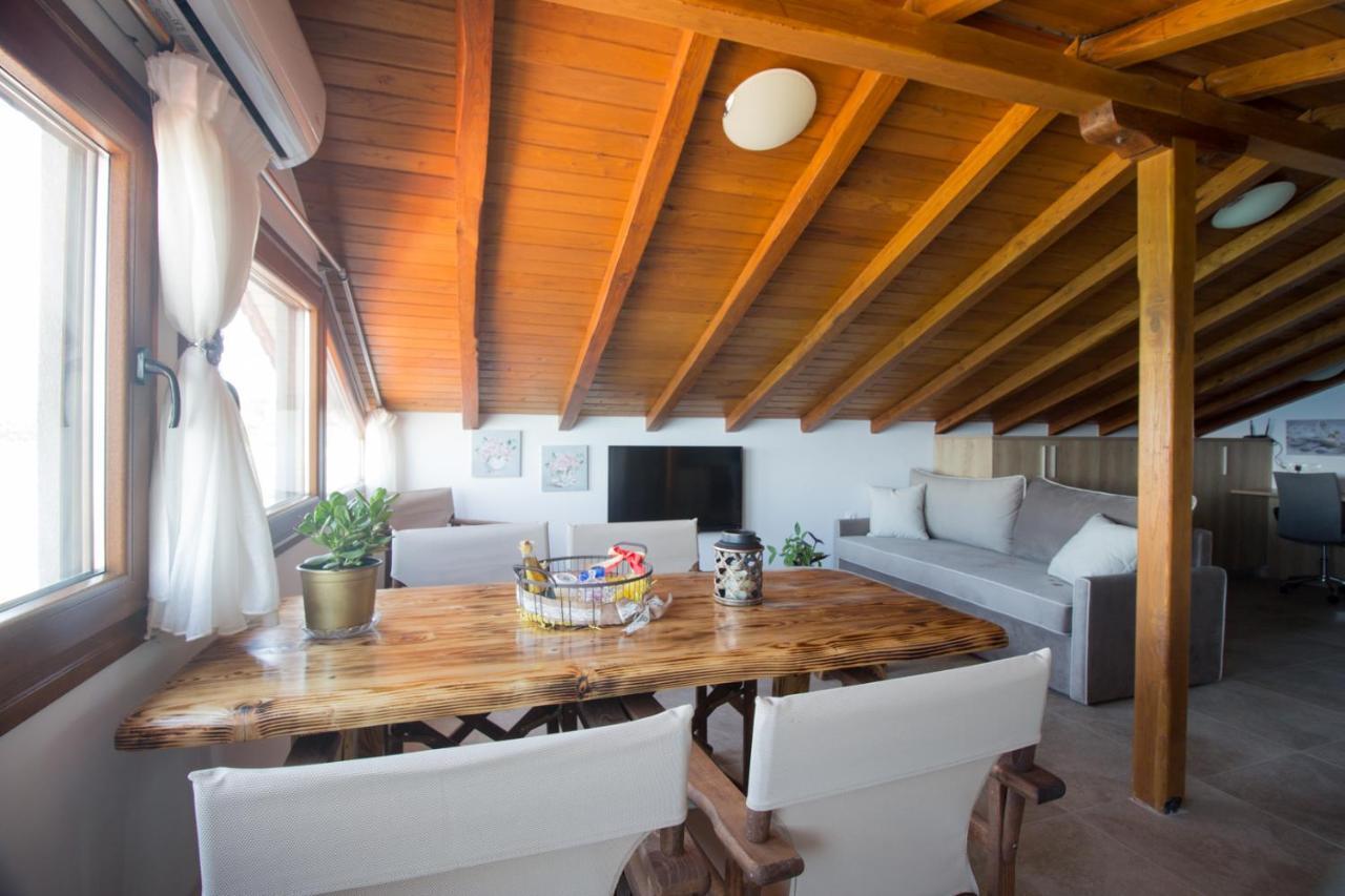 Golden Attic Lägenhet Nea Roda Exteriör bild